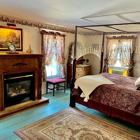 The Bella Ella Bed And Breakfast Канандейгуа Экстерьер фото