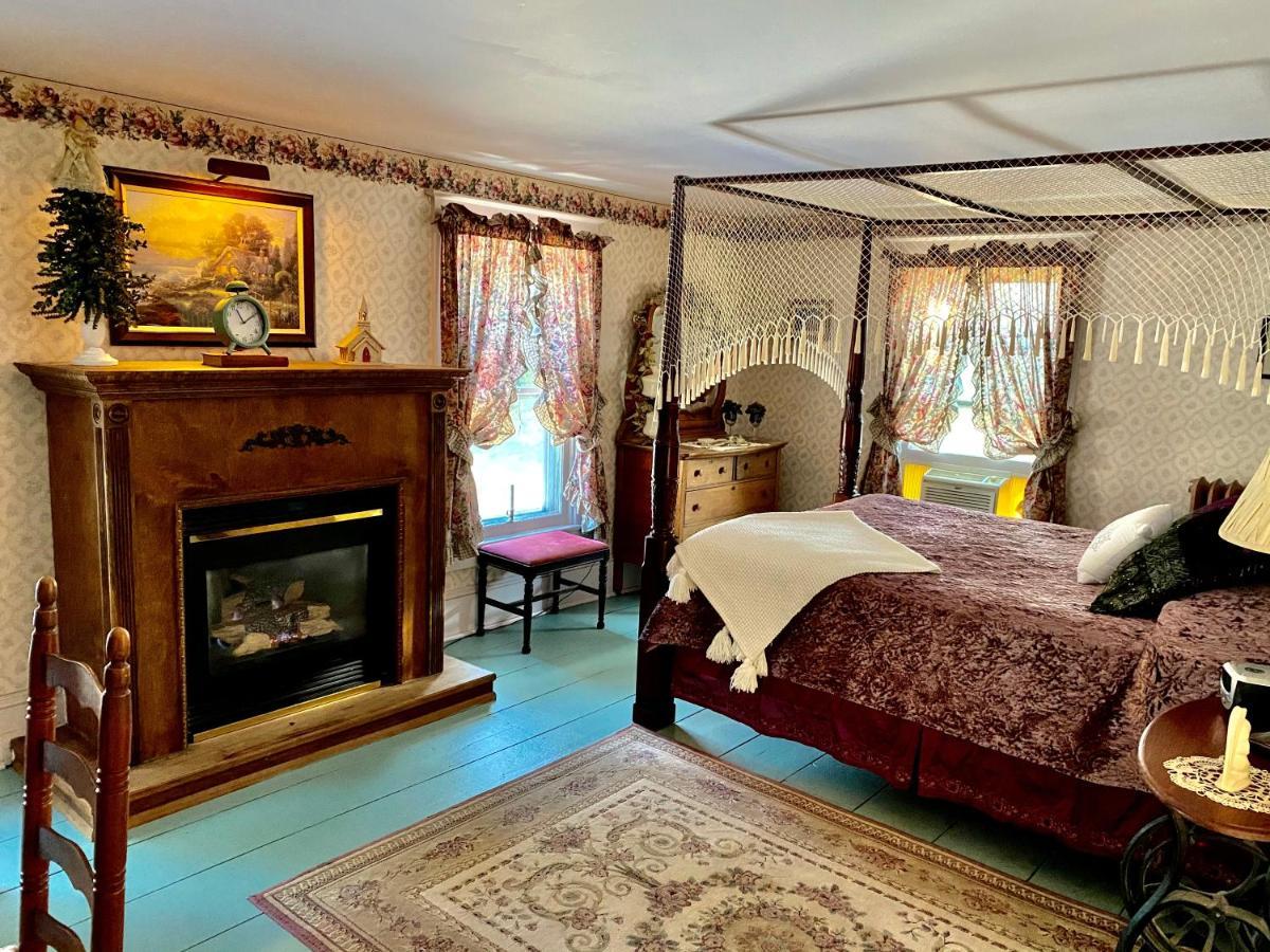The Bella Ella Bed And Breakfast Канандейгуа Экстерьер фото